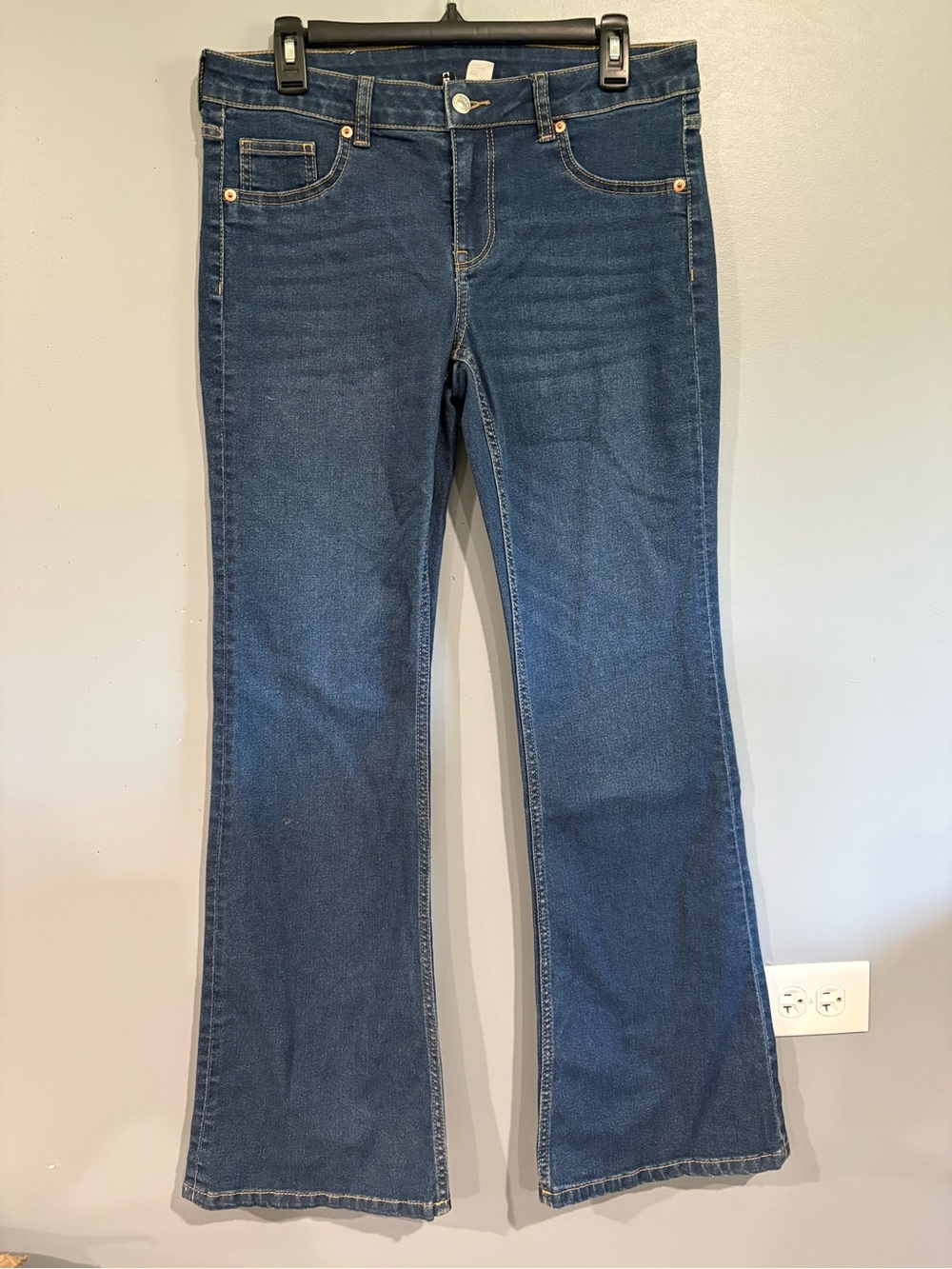 H&M Divided Women's Flare Leg Jeans Medium Wash Blue Denim - Size US 12 / EUR 44